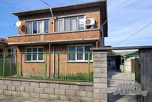 Къща в село винарско
