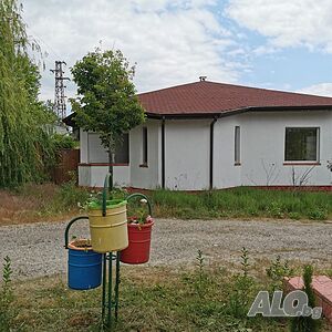 Продавам къща