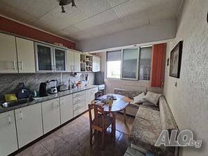 Апартамент с две спални, пицария Антъни