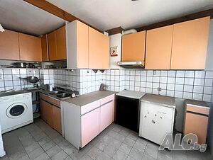 Тристаен апартамент за продажба