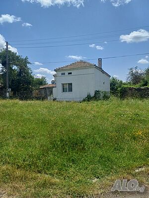 Продавам къща в с. Пресиян