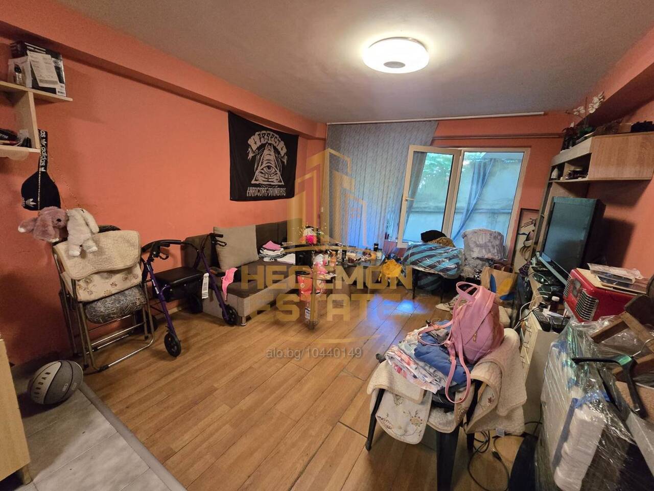 Четиристаен апартамент с три спални в кв. Погреби, Варна