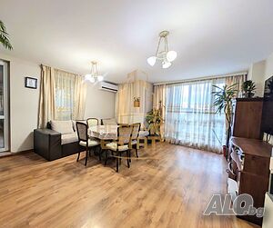 Тристаен апартамент до Гранд Мол