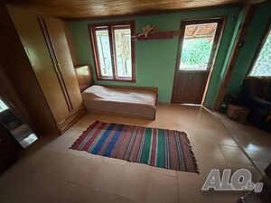 Къща в Казанлък зад Художествената Гимназия с 802 кв. Двор Вилна Зона Старите Лозя