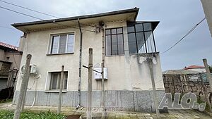 Двуетажна къща на 30 км. от Пловдив, с. Житница