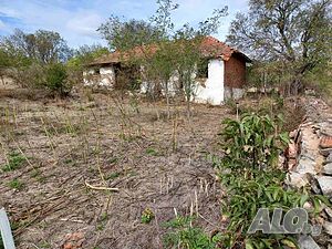 Къща и парцел в село Малък Манастир