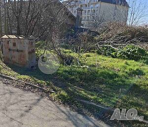 УПИ с площ 1150 кв.м. в с. Шкорпиловци, близо до центъра на селото.