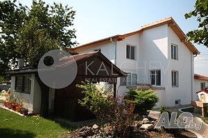 Двуетажна къща на 10 км от морето и на 30 км от Варна Двуетажна къща 180 кв.м РЗП 1270 кв.м двор | Къщи, Вили | Старо Оряхово