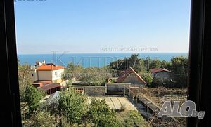 Къща в града Триетажна 360 кв.м РЗП 800 кв.м двор