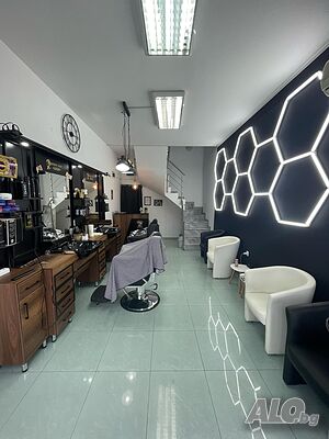 САЛОН BARBER SHOP LUXURY във Слънчев Бряг търси опитен БАРБЕР или Фризьорка