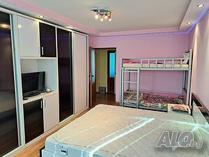 Продава обзаведен тристаен апартамент Тристаен апартамент 90 кв.м Панел 1975 г. 8 етаж Последен етаж | Апартаменти | Изгрев Бургас