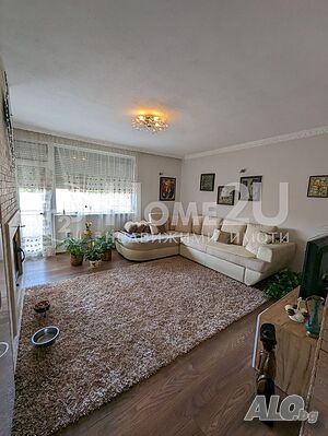 ЧЕТИРИЕТАЖНА къща в Св. Влас - възможност за персонализация и доход