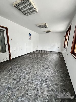 Търговско помещение на метри от Александровска! 750€ на кв.м!