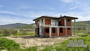 АКТ 14! ОДОБРЕН ПРОЕКТ! Самостоятелна къща с двор и панорама към Родопите - с. Първенец, на 5 минути..