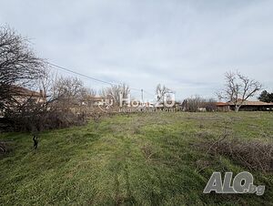 Парцел 1062 м² в с. Царимир - с партида за ток и вода