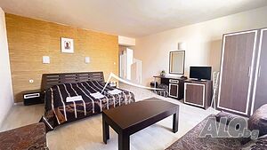 Продава се уютно студио с морска гледка в сърцето на Стария град в Поморие!