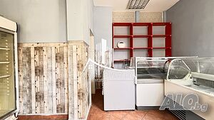 Магазин със собствено паркомясто в кв. Възраждане