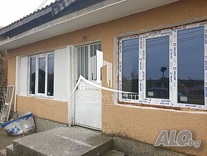 Привлекателна къща в централната част на с. Дебелт!! Готови документи за сделка!!