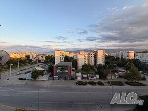 Тристаен апартамент в кв. Тракия