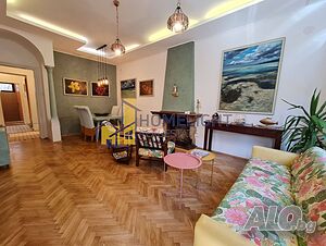 Тристаен апартамент в кв. Оборище