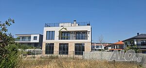 Нова къща с морска панорама, 5 спални и двор 720 кв.м - Траката, Варна