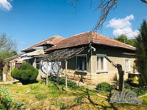 Агенция за недвижими и моти ”HOMES CAPITAL” продава