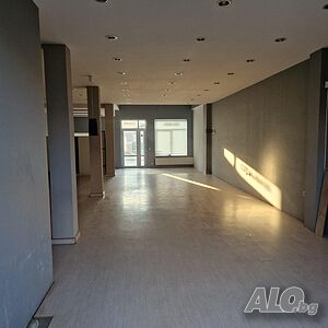 Просторно търговско помещение в гр. Айтос!