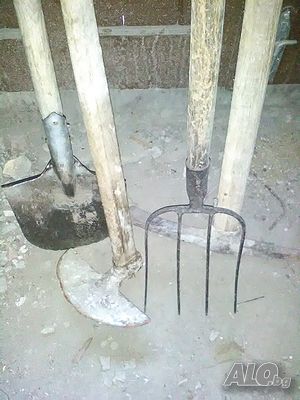 Продавам лопати, кирки