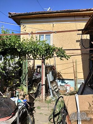 къща в село Лисец