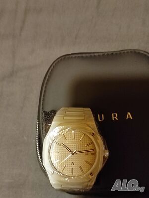 Два механични часовника -Aura Watch Polycarbonate: Milk и Ocean colors