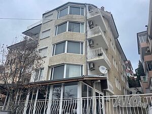 Предлагаме за продажба къща близнак в град Свети Влас
