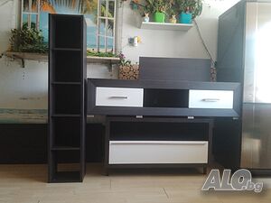 Продавам холна секция ЧЕРНО-БЯЛО от 5 части в много добро състояние.