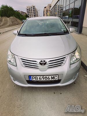 Toyota Avensis 1.8 с газ