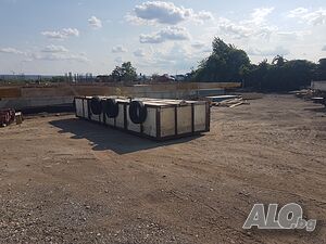 Понтони два броя, здрави и стабилни за стоянки на лодки и водна къща