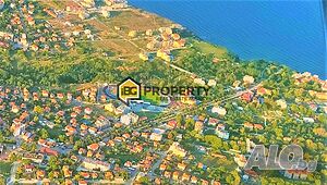 Парцел на 700 м. от плажа, близо до центъра