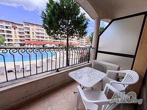 Просторен апартамент с 2 спални и гледка към басейна в Royal Sun, Слънчев бряг