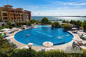 Просторен тристаен апартамент с морска гледка в Marina Cape, Ахелой
