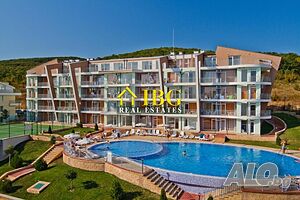 Просторен тристаен апартамент | Сънсет Кошарица, Кошарица