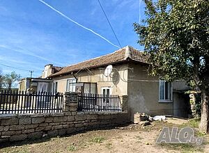 Едноетажна къща с голям двор близо до Балчик и морето