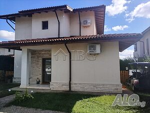 Самостоятелна вила с 3 спални, собствен басейн и двор | Lighthouse Golf & Spa Resort