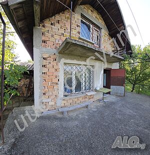Къща с Голям парцел и панорамна гледка в с. Малки Чифлик