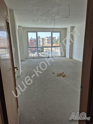Двустаен апартамент с акт 16 и гледка, кв. Акация