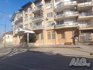 Търговски обект на основна улица с площ 515 кв.м в гр. Златарица