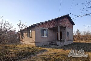 Къща 65 кв.м с двор 1100 кв.м. - с. Петърч, общ. Костинброд