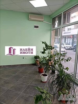 Продажба магазини и супермаркети в жилищна сграда гр. Русе - Център 32m²