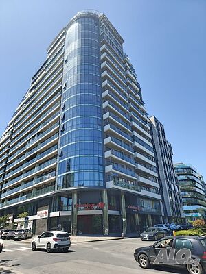 Продава се обзаведен апартамент в ж.к. Лазур, Бургас