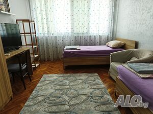 Три отделни стаи-свободен до юни месец
