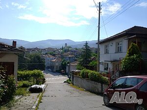 Продавам къща близнак в село Павелско, на центъра!!!