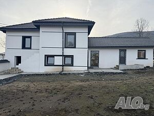 Къща до гр. Ихтиман