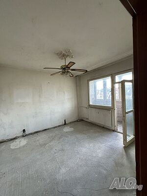 Двустаен апартамент в кв Лагера